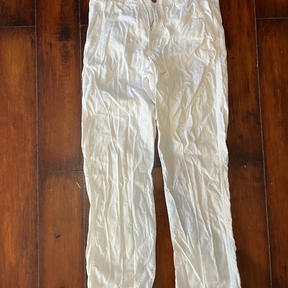 Men’s white linen pants